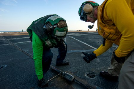 USS Carl Vinson supports Operation Inherent Resolve 141119-N-TP834-471