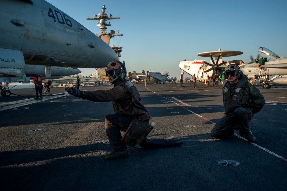 USS Carl Vinson supports Operation Inherent Resolve 150113-N-TP834-202