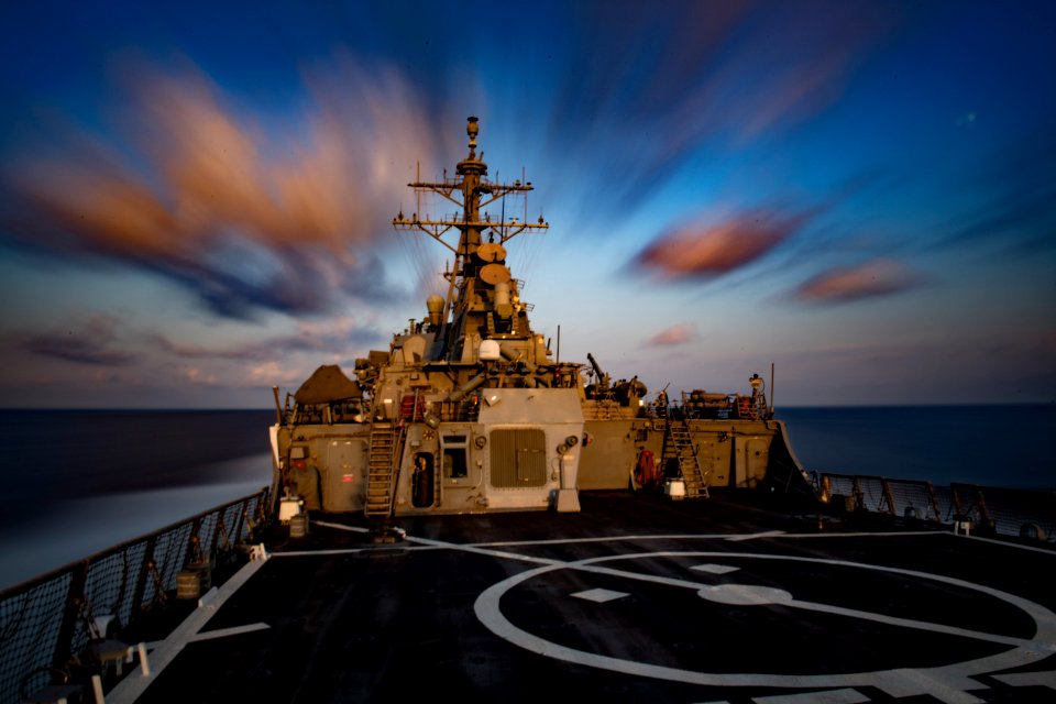 USS Carney (29277647717)