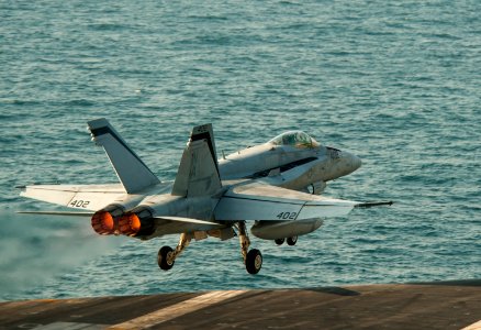 USS Carl Vinson supports Operation Inherent Resolve 141222-N-TP834-080