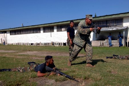 US Navy 070822-N-0989H-038 U.S. Marines assigned to a mobile training team instruct Guatemalan Marines on various tactical formations during small-unit tactics training