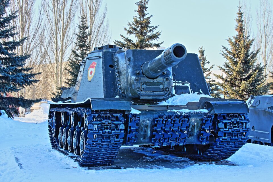 Vehicle racecourse tank