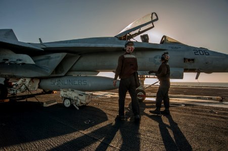 USS Carl Vinson supports Operation Inherent Resolve 150113-N-TP834-176