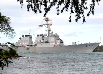 US Navy 070820-N-5476H-039 Guided-missile destroyer USS O'Kane (DDG 77) passes hospital point as she returns to her homeport at Naval Station Pearl Harbor after a 7.5-month deployment