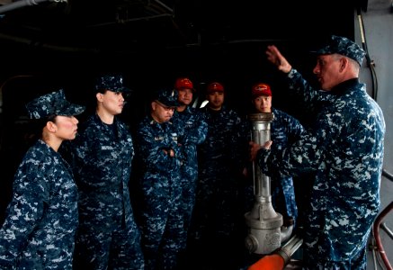 USS Carl Vinson sailors train 130327-N-TZ605-168