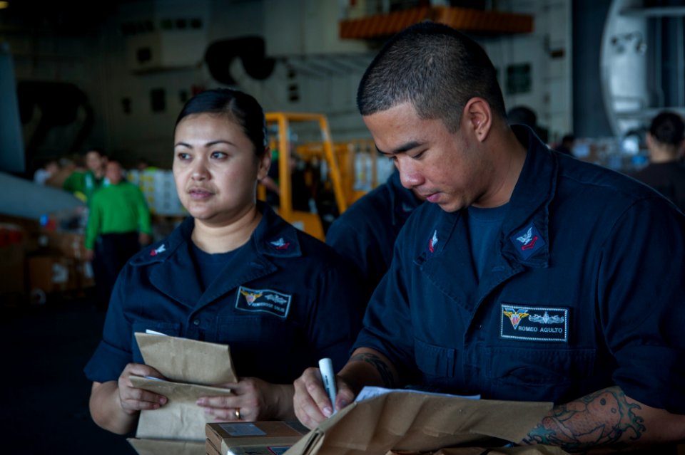 USS Carl Vinson replenishment 141023-N-WD464-097