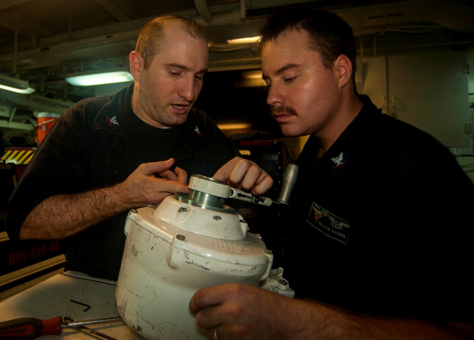 USS Carl Vinson sailors activity 140909-N-TP834-217