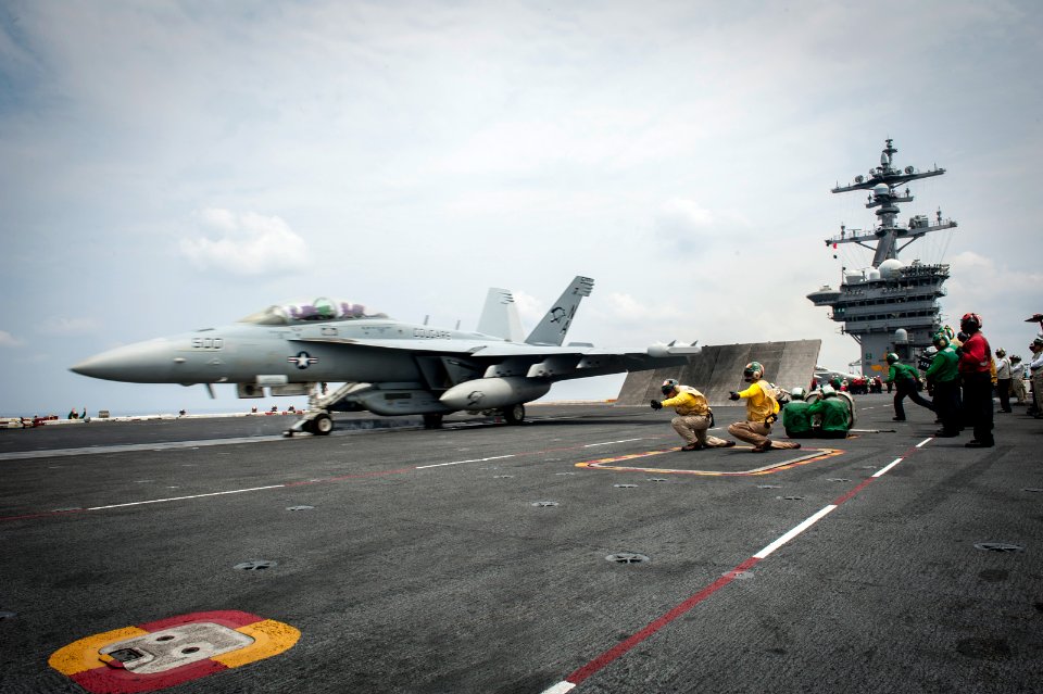 USS Carl Vinson operations 140930-N-HD510-065