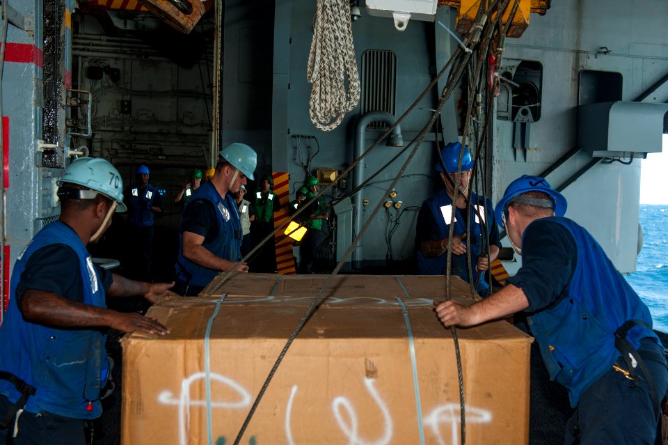 USS Carl Vinson replenishment 141105-N-HD510-040