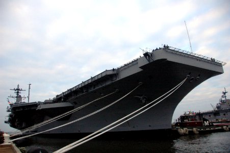 USS Carl Vinson prepares to depart Naval Station Norfolk 100112-N-EO133-112