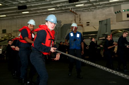 USS Carl Vinson replenishment 150107-N-HD510-029