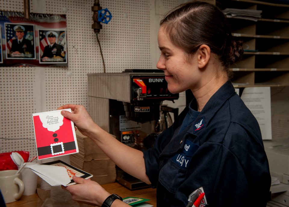 USS Carl Vinson participates in Operation Inherent Resolve 150109-N-UW005-007
