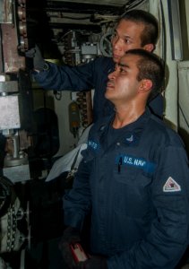 USS Carl Vinson operations 140929-N-TP834-087