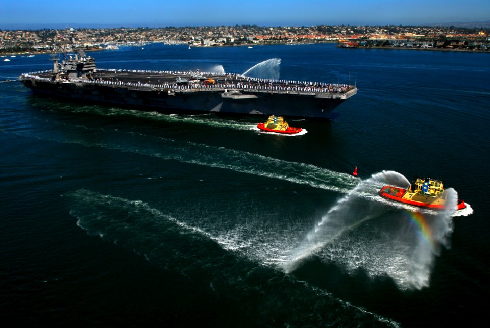 US Navy 070827-N-2659P-053 The Nimitz-class aircraft carrier USS John C. Stennis (CVN 74) transits Coronado Bay as she arrives at Naval Air Station North Island