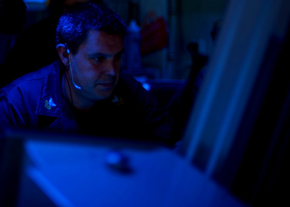 USS Carl Vinson air traffic control operations 141025-N-WD464-139
