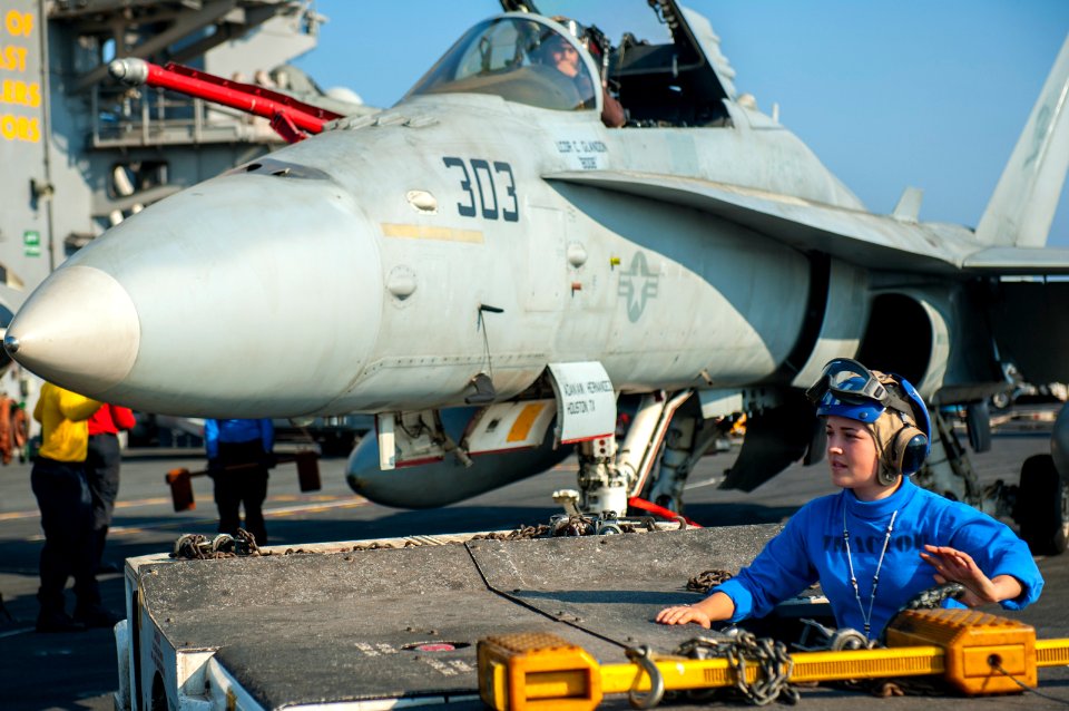 USS Carl Vinson flight deck operations 141118-N-HD510-005