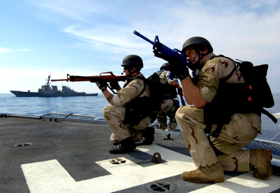US Navy 070901-N-1810F-020 A visit, board, search and seizure (VBSS) team attached to guided-missile frigate USS Samuel B. Roberts (FFG 58) embarks aboard French frigate FS Ventose (F 733) as part of VBSS training during PANAMA