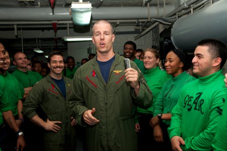 USS Carl Vinson conducts 230,000th arrested landing 141023-N-HD510-009