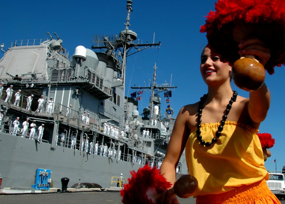 US Navy 070904-N-0879R-003 Hula dancers perform for guided-missile cruiser USS Lake Erie (CG 70) upon the ship's return home following a four-month deployment to the Western Pacific in support of 7th Fleet
