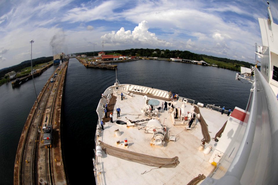 US Navy 070830-N-0194K-342 The Military Sealift Command hospital ship USNS Comfort (T-AH 20) enters the Gatun Locks while transiting through the Panama Canal