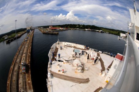 US Navy 070830-N-0194K-342 The Military Sealift Command hospital ship USNS Comfort (T-AH 20) enters the Gatun Locks while transiting through the Panama Canal