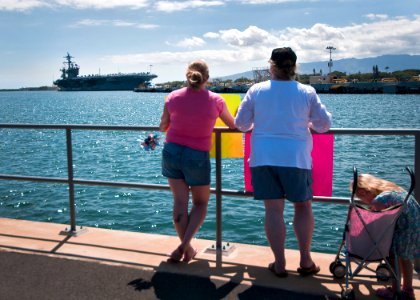 USS Carl Vinson 120515-N-QG393-056