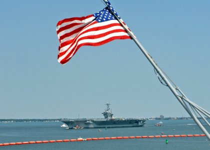 US Navy 070830-N-6854D-008 USS George Washington (CVN 73) moves into Naval Station Norfolk after completing sea trials