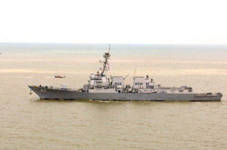 US Navy 070901-N-7883G-001 USS Mustin (DDG 89) leaves Port Kelang after a four-day visit photo