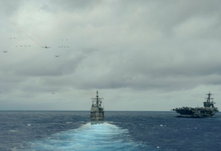 USS Carl Vinson 140923-N-GW139-187