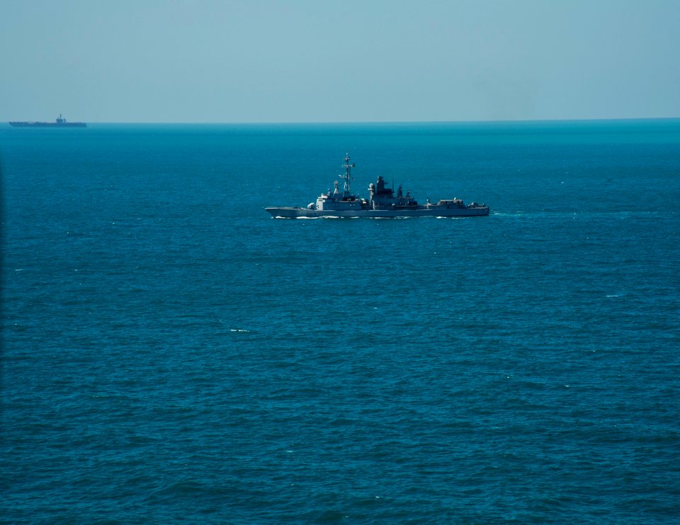 USS Carl Vinson (CVN) 70 141107-N-WD464-025 (15754128675)