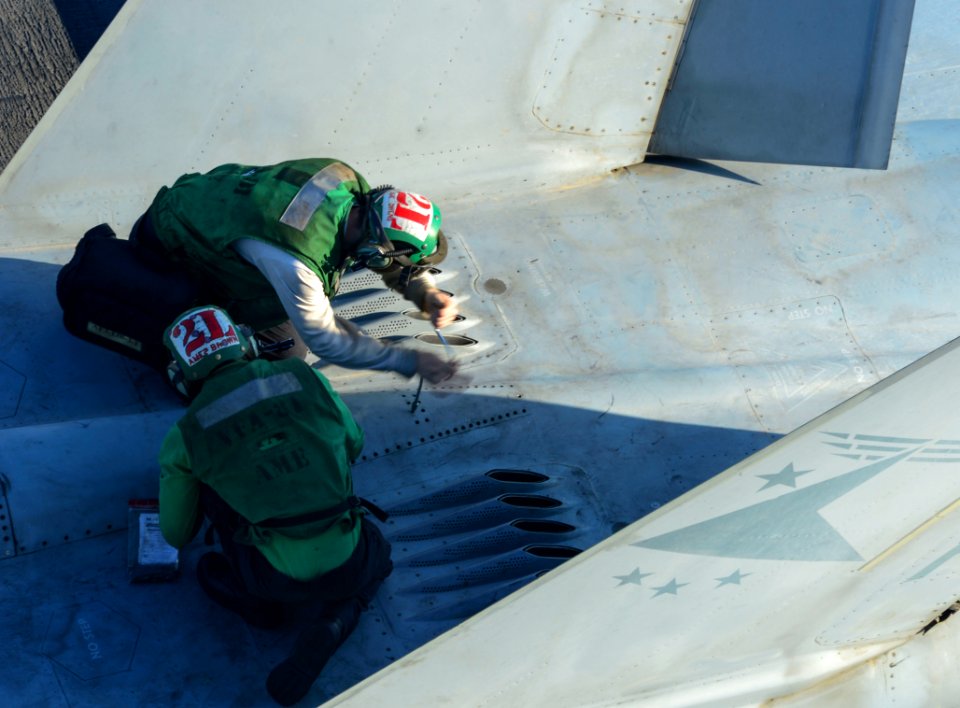 USS Carl Vinson (CVN) 70150302-N-GW139-078 (16523828490)