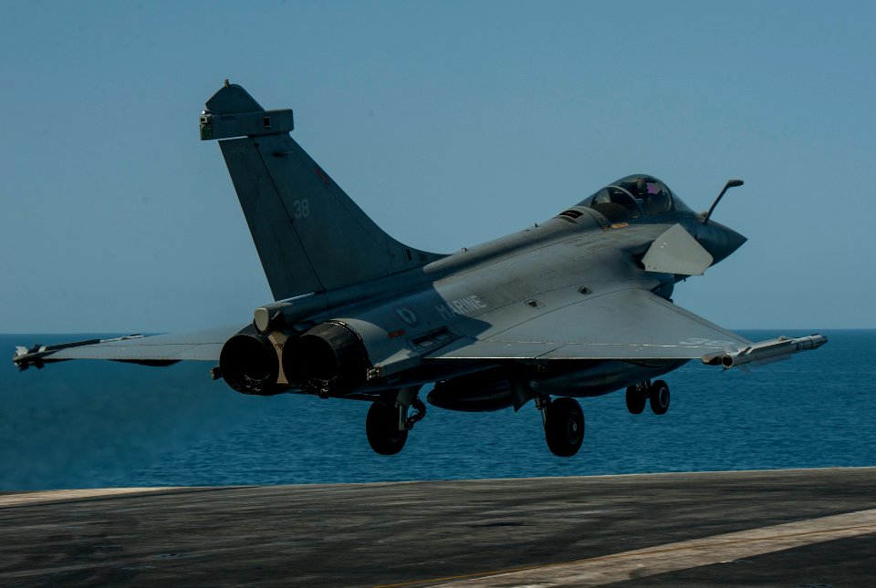 USS Carl Vinson (CVN 70)150303-N-TP834-228 (16720899455)