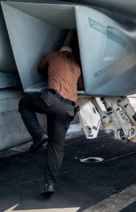 USS Carl Vinson (CVN 70) 150310-N-TP834-416 (16817638402)