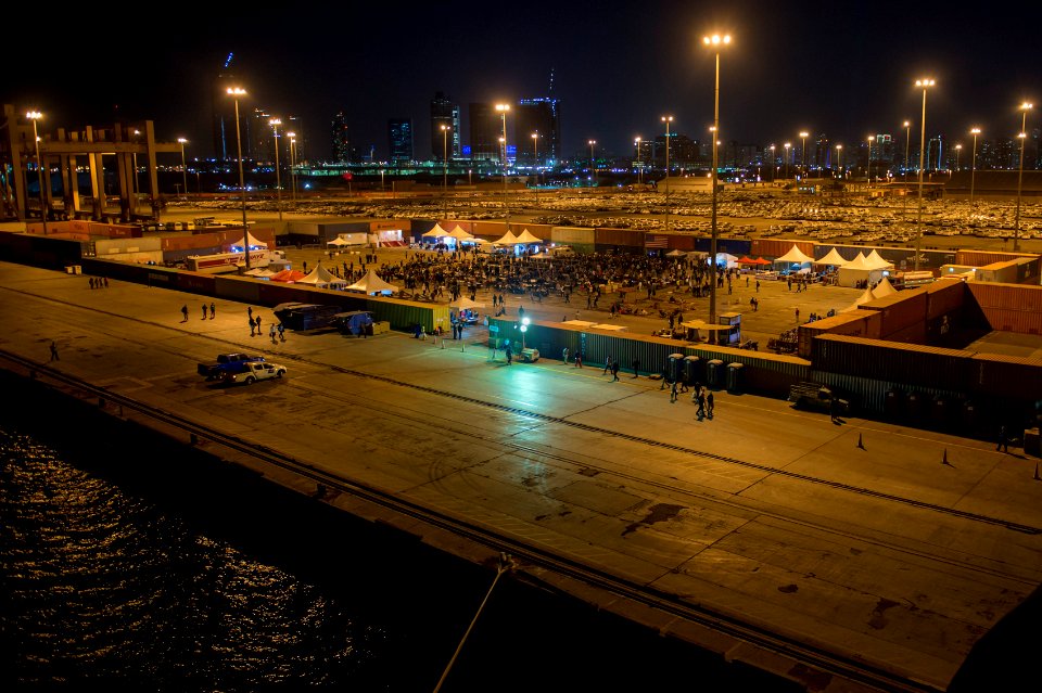 USS Carl Vinson (CVN 70) 150225-N-TR763-109 (16679169492)