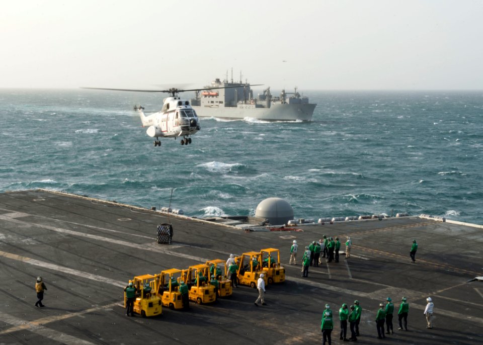USS Carl Vinson (CVN 70) 150218-N-KB426-045 (16599219955)
