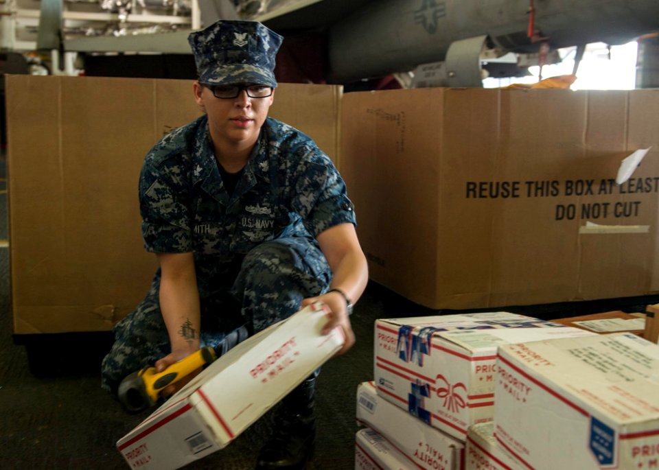 USS Carl Vinson (CVN 70) 150226-N-KB426-009 (16060155823)