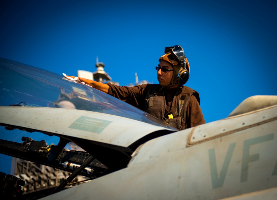 USS Carl Vinson (CVN 70) 150302-N-HD510-063 (16676333086)