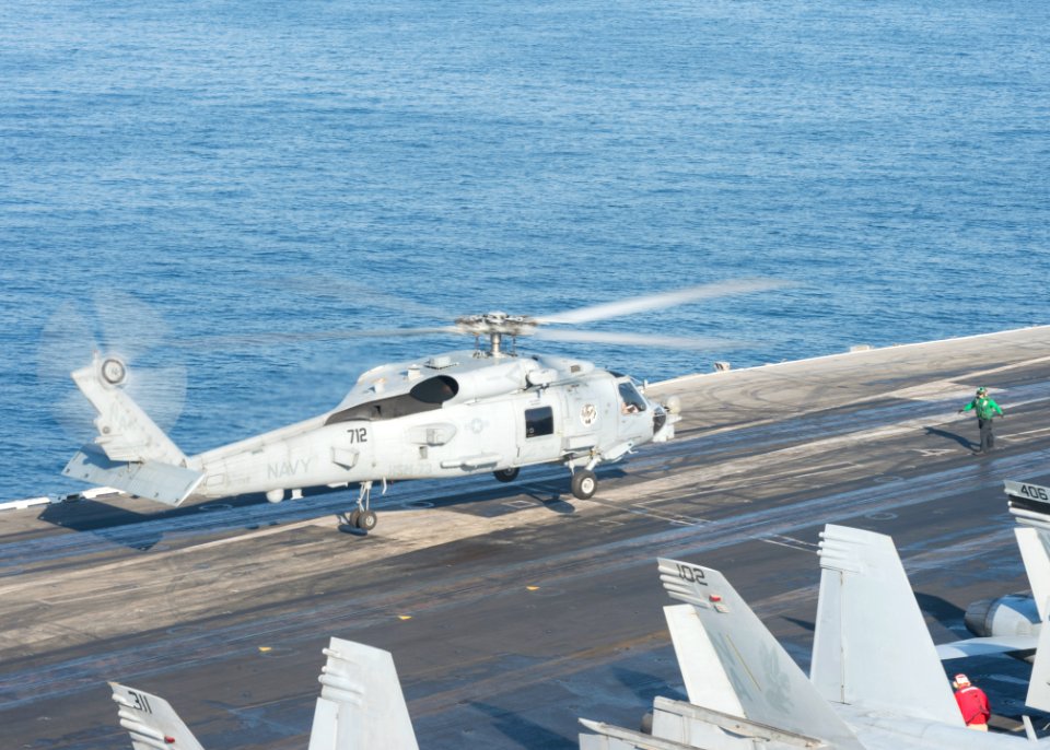 USS Carl Vinson (CVN 70) 150302-N-KB426-048 (16711245265)
