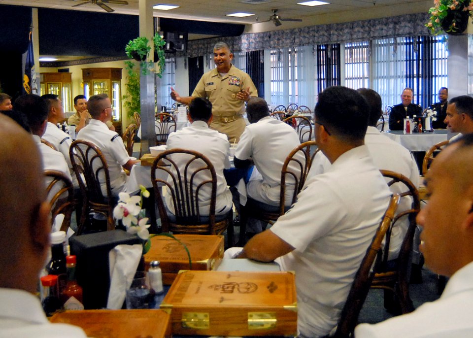US Navy 070917-N-8607R-007 Master Chief Petty Officer of the Navy (MCPON) Joe R. Campa Jr. speaks with chief petty officer selectees about their new roles as leaders during a visit to Naval Base Ventura County Point Mugu