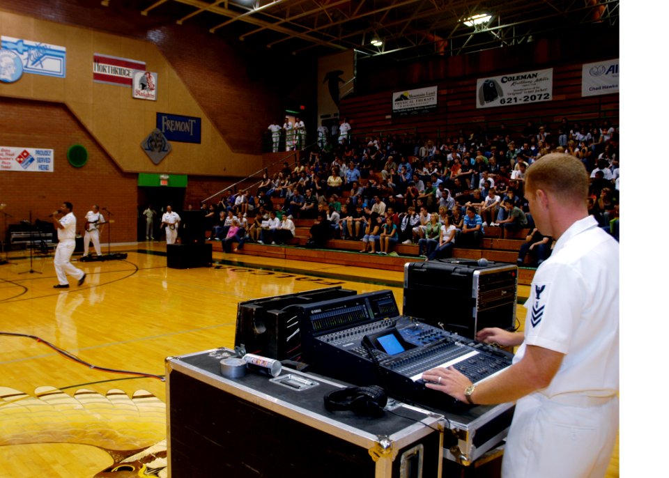 US Navy 070912-N-5208T-006 The U.S. Navy Band Southwest, the Destroyers, performs at Clearfield High School. The concert was given in conjunction with Utah Navy Week, one of 26 Navy Weeks in America in 2007