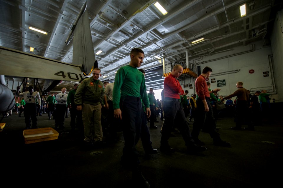 USS Carl Vinson (CVN 70) 150216-N-KB426-041 (16530951236)