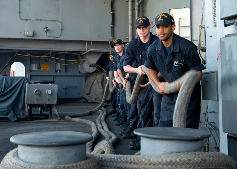 USS Carl Vinson (CVN 70) 150226-N-KB426-017 (16057774154)