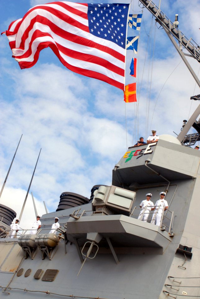US Navy 070918-N-8907D-210 Guided-missile destroyer USS Mitscher (DDG 57) pulls into Naval Station Norfolk after a six-month deployment in support of Partnership of the Americas (POA)