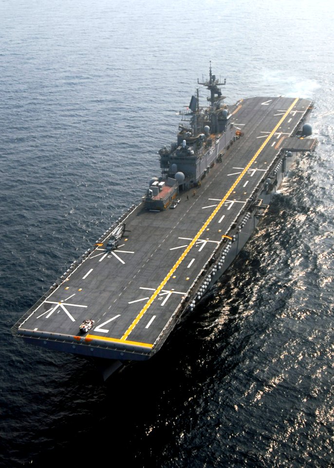 US Navy 070923-N-4856C-029 Amphibious assault ship USS Iwo Jima (LHD 7) transits the Atlantic Ocean while conducting sea trials