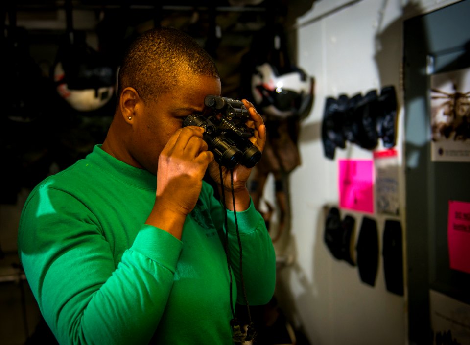 USS Carl Vinson (CVN 70) 150205-N-HD510-006 (16479119312)