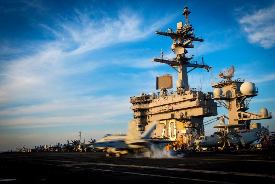 USS Carl Vinson (CVN 70) 150211-N-HD510-213 (16520644226)