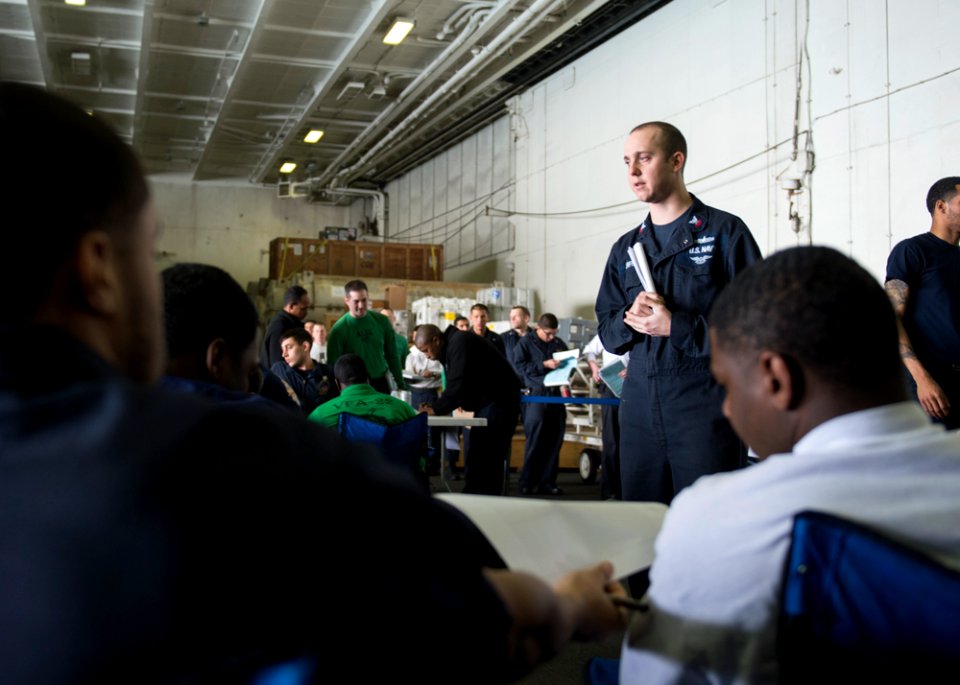 USS Carl Vinson (CVN 70) 150215-N-KB426-033 (16556978295)