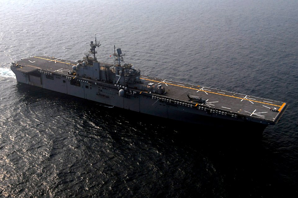 US Navy 070923-N-4856C-027 Amphibious assault ship USS Iwo Jima (LHD 7) transits the Atlantic Ocean while conducting sea trials