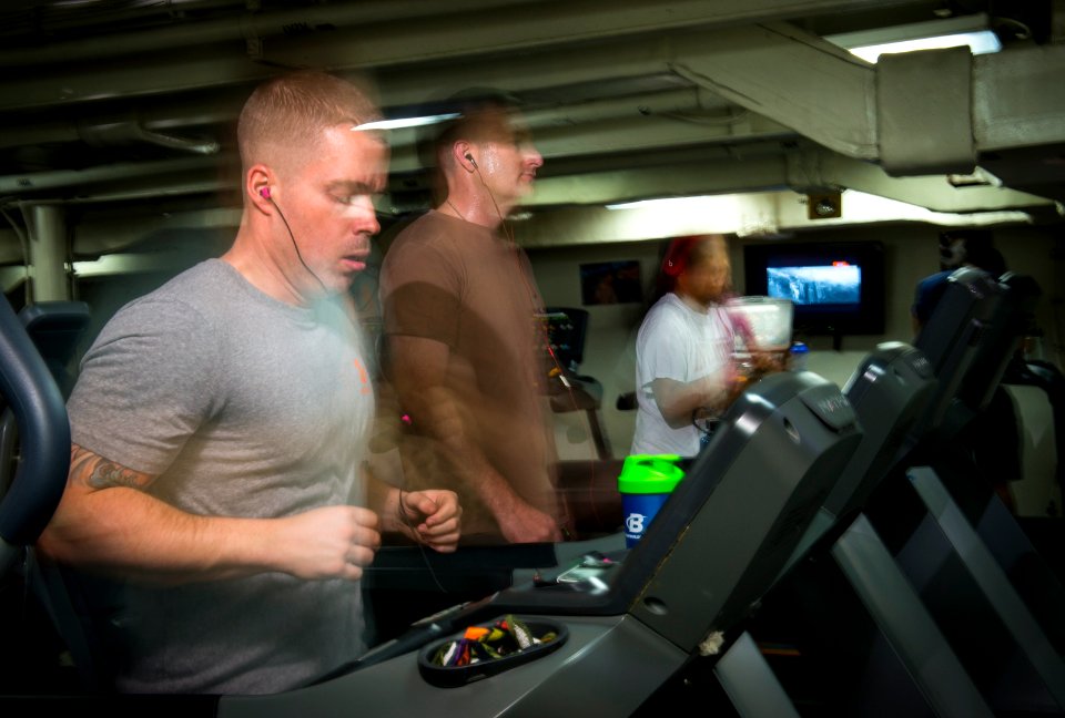 USS Carl Vinson (CVN 70) 150207-N-HD510-016 (16294168697)