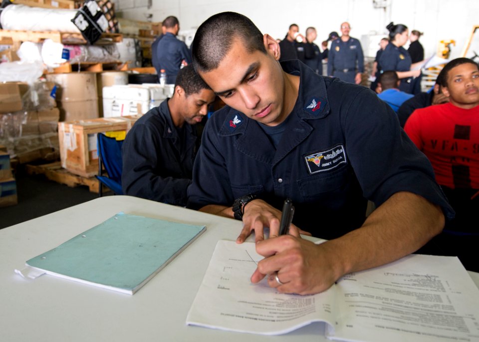 USS Carl Vinson (CVN 70) 150215-N-KB426-097 (16370686649)
